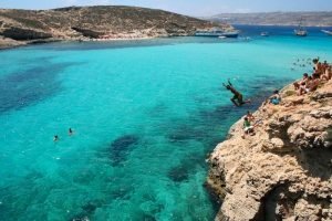 malta-offbeat-rock-jumping-full
